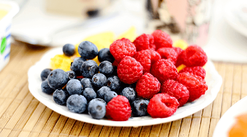Berries-for-Your-Sugar-Craving-circlecare