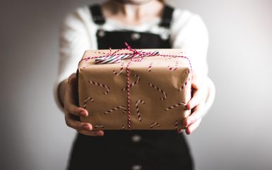 Top 5 Gift Ideas To Impress Your Employees